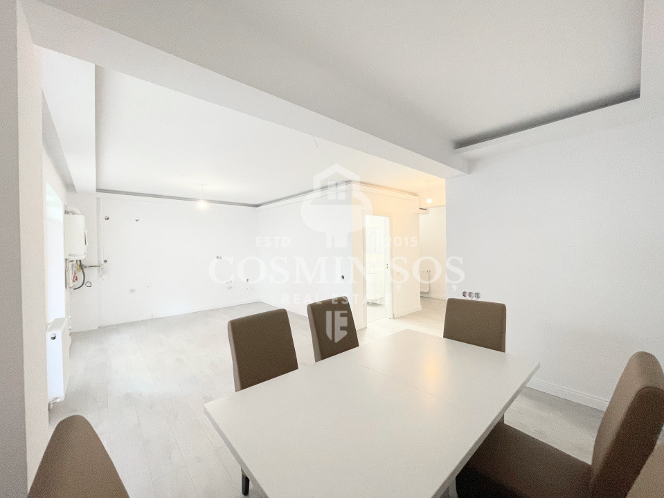 Apartament cu 3 camere de vanzare, cu gradina si parcare, Floresti