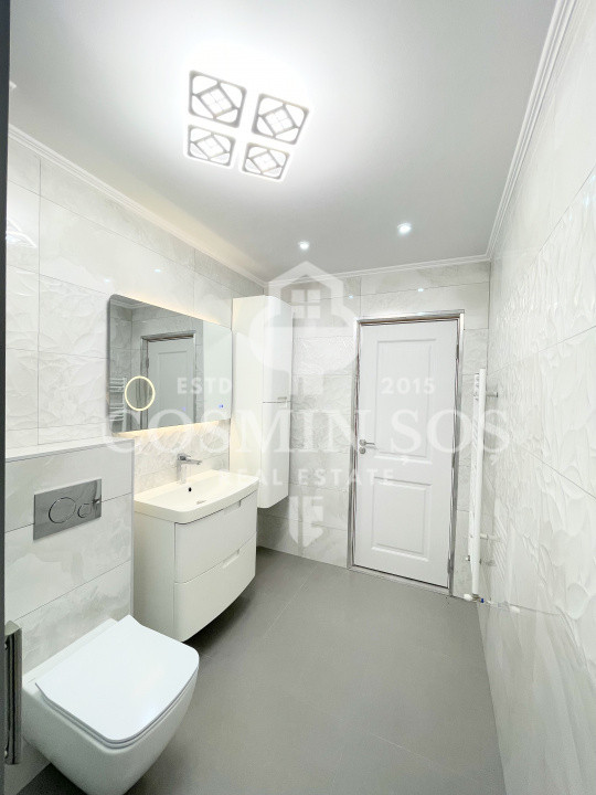 Apartament cu 3 camere de vanzare, cu gradina si parcare, Floresti