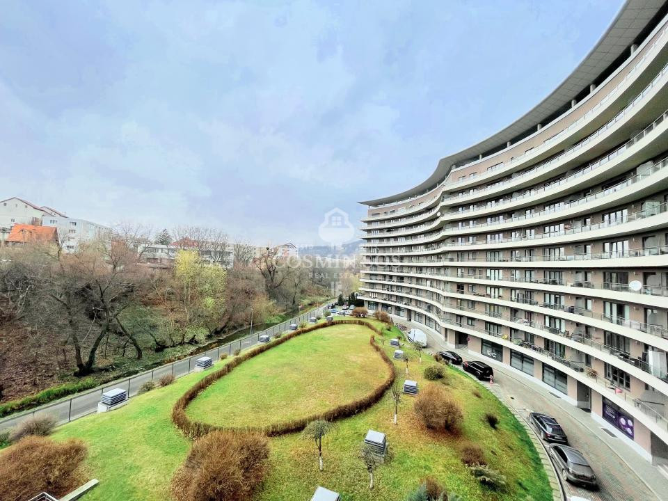 Apartament cu 2 camere de inchiriat in blocul Semiluna, Cartierul Plopilor