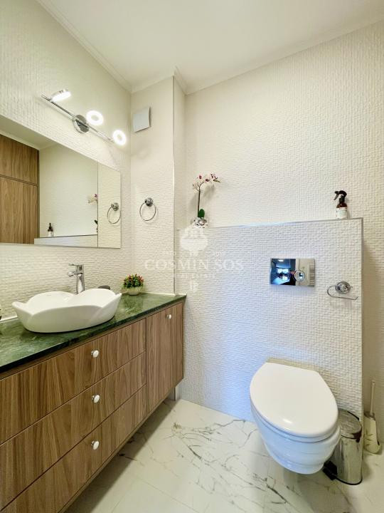 Apartament cu 3 camere de inchiriat zona VIVO 
