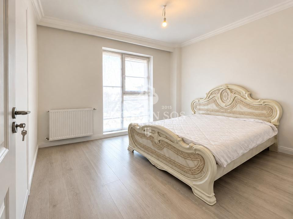Apartament cu 3 camere, curte proprie si parcare, de vanzare in Floresti