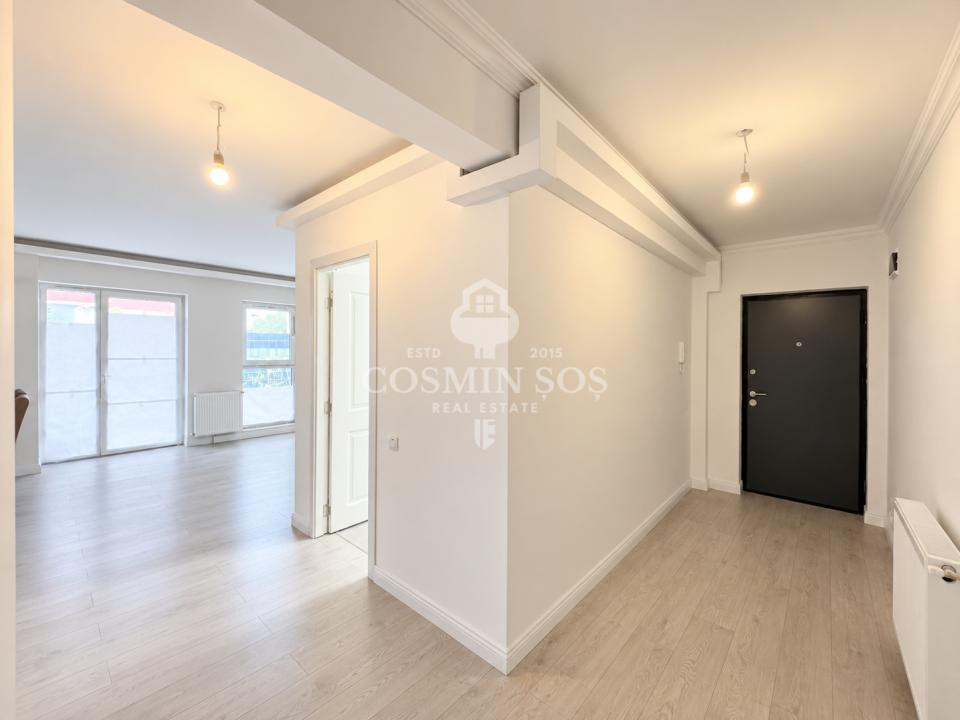 Apartament cu 3 camere, curte proprie si parcare, de vanzare in Floresti