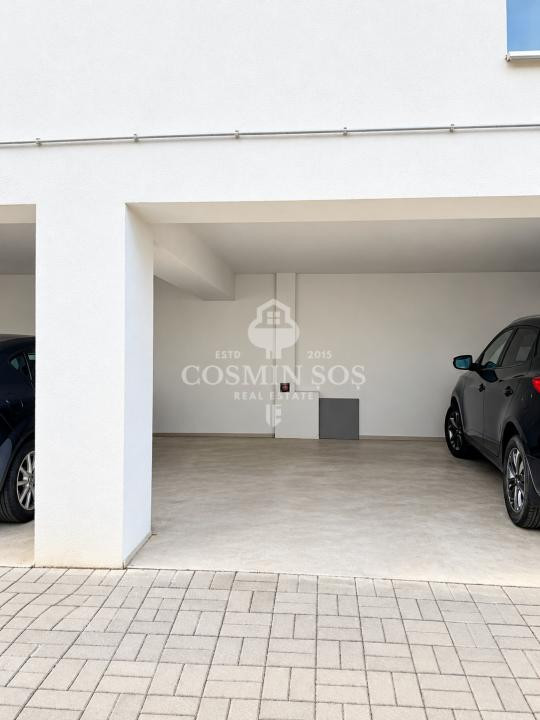 Apartament cu 3 camere, curte proprie si parcare, de vanzare in Floresti